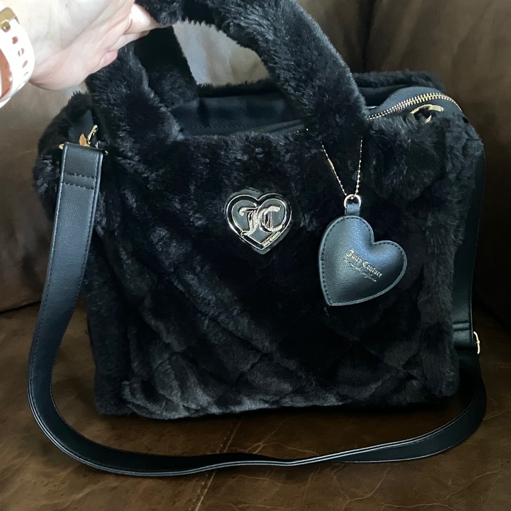Black Faux Fur Handbag with Heart Charm JUICY COUTURE - Picture 3 of 13